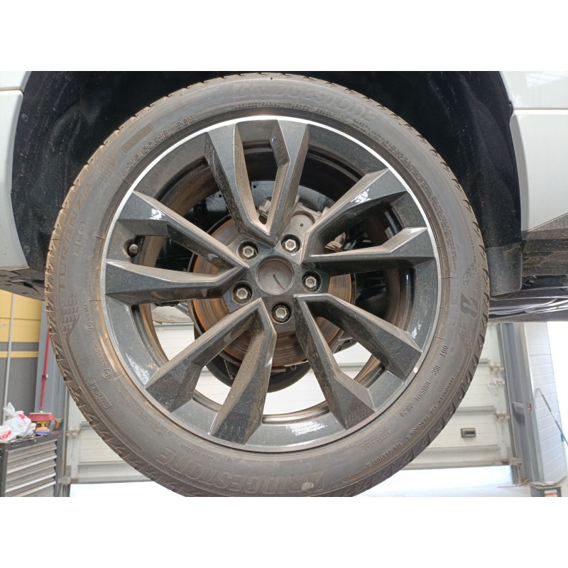 Recambio de juego llantas para skoda karoq 2.0 tdi nu7 referencia OEM IAM 215/50/18  