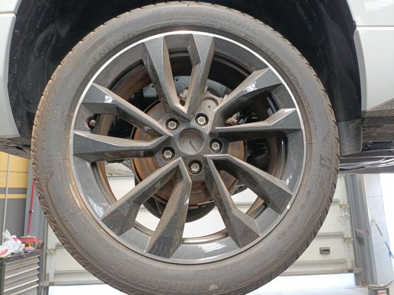 Recambio de juego llantas para skoda karoq 2.0 tdi nu7 referencia OEM IAM 215/50/18  