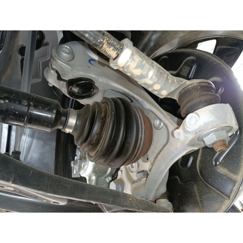 Recambio de mangueta delantera derecha para skoda karoq 2.0 tdi nu7 referencia OEM IAM   