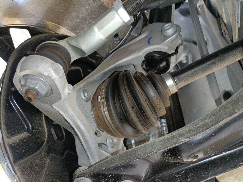 Recambio de mangueta delantera izquierda para skoda karoq 2.0 tdi nu7 referencia OEM IAM   