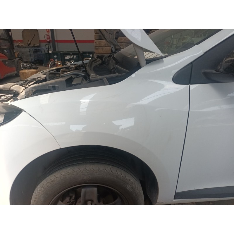 Recambio de aleta delantera izquierda para renault megane iii hatchback (bz0/1_, b3_) 1.5 dci referencia OEM IAM   