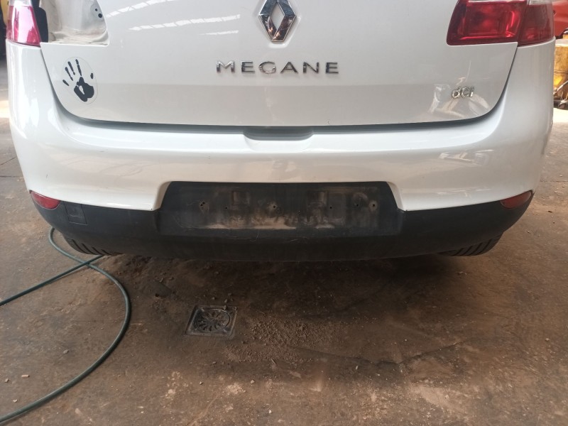 Recambio de paragolpes trasero para renault megane iii hatchback (bz0/1_, b3_) 1.5 dci referencia OEM IAM   