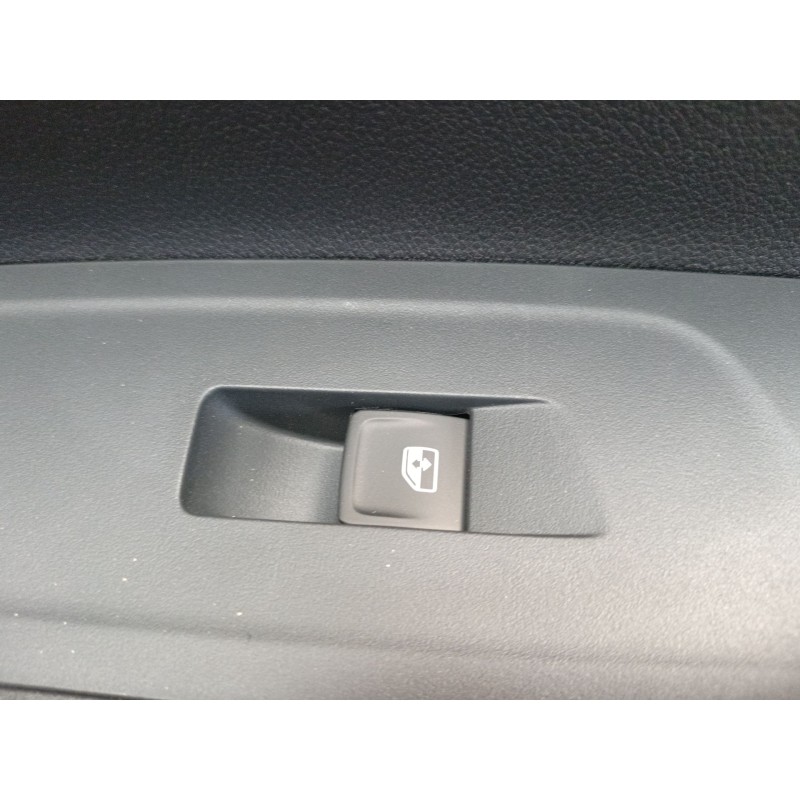 Recambio de mando elevalunas delantero derecho para skoda fabia iv (pj3) 1.0 tsi referencia OEM IAM   
