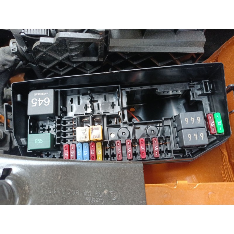 Recambio de caja reles / fusibles para skoda fabia iv (pj3) 1.0 tsi referencia OEM IAM   