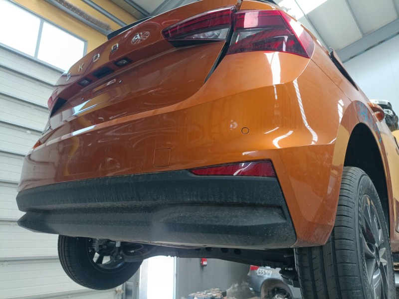Recambio de paragolpes trasero para skoda fabia iv (pj3) 1.0 tsi referencia OEM IAM   