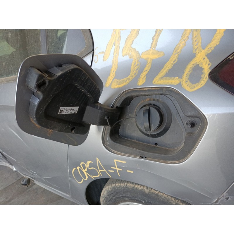 Recambio de tapa exterior combustible para opel corsa f (p2jo) 1.2 (68) referencia OEM IAM   