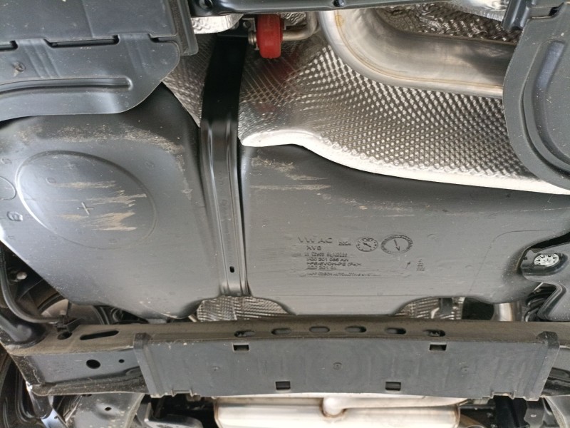 Recambio de deposito combustible para skoda karoq (nu7, nd7) 1.5 tsi referencia OEM IAM 5Q0201085AH  