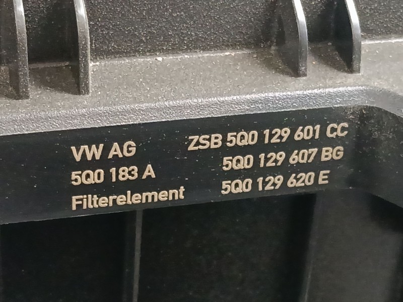 Recambio de filtro aire para skoda karoq (nu7, nd7) 1.5 tsi referencia OEM IAM 5Q0129601CC  