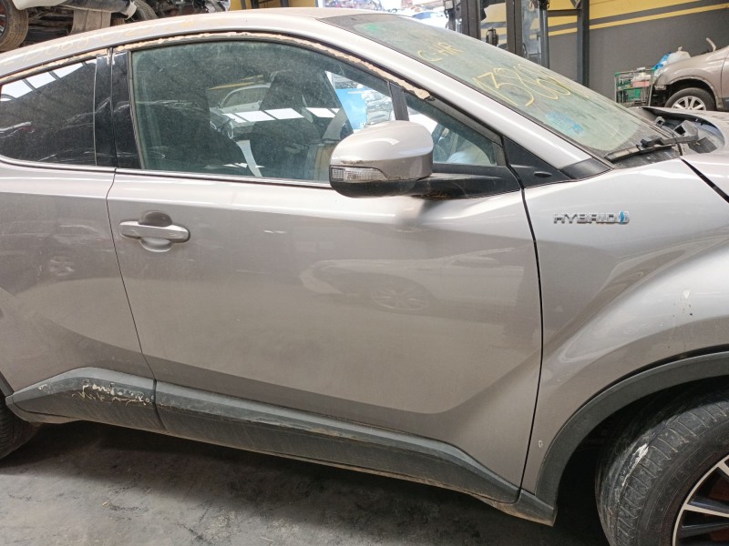 Recambio de puerta delantera derecha para toyota c-hr (_x1_) 1.8 hybrid (zyx10_, zyx11_) referencia OEM IAM   
