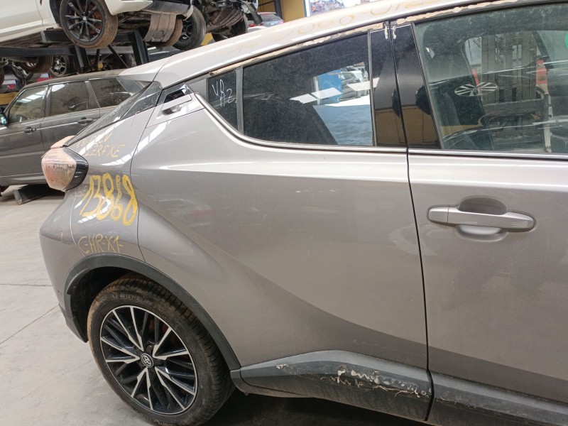Recambio de puerta trasera derecha para toyota c-hr (_x1_) 1.8 hybrid (zyx10_, zyx11_) referencia OEM IAM   