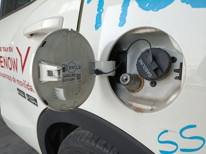 Recambio de tapa exterior combustible para ssangyong xlv suv 1.6 gpl referencia OEM IAM   