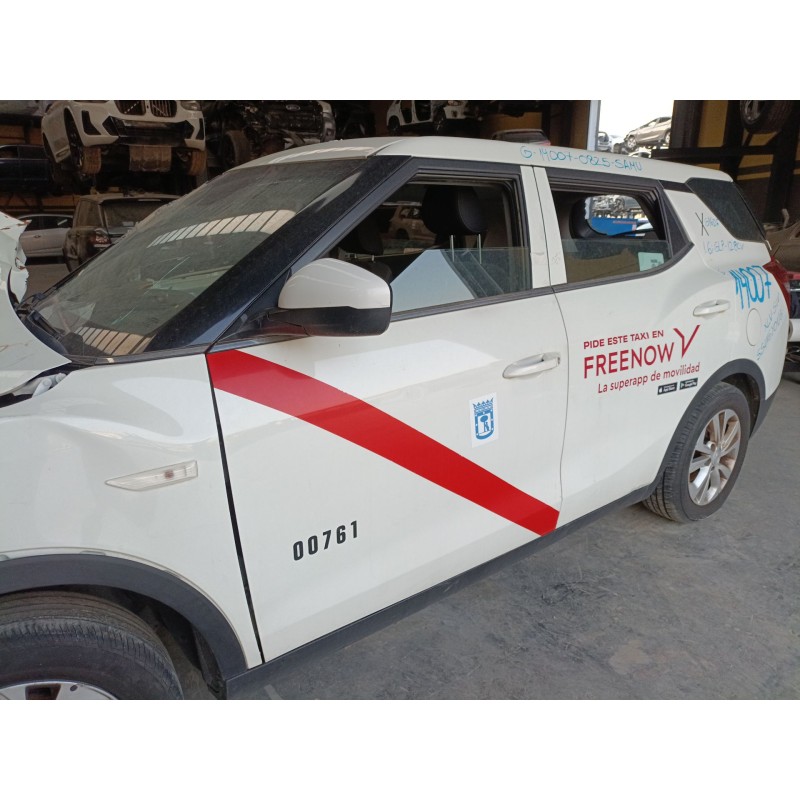 Recambio de puerta delantera izquierda para ssangyong xlv suv 1.6 gpl referencia OEM IAM   