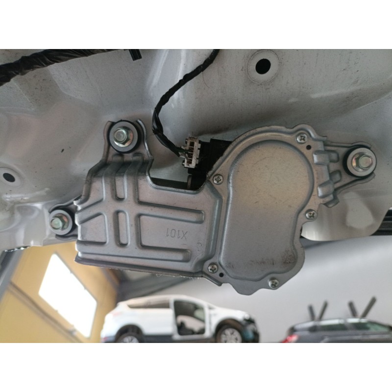 Recambio de motor limpia trasero para ssangyong xlv suv 1.6 gpl referencia OEM IAM   