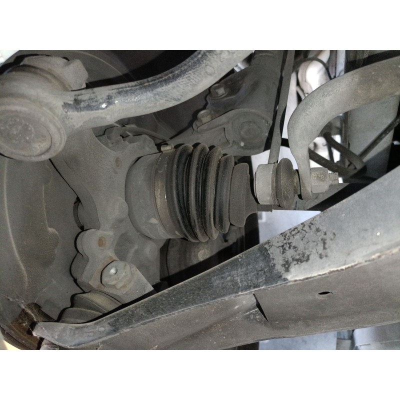 Recambio de mangueta delantera izquierda para ssangyong xlv suv 1.6 gpl referencia OEM IAM   