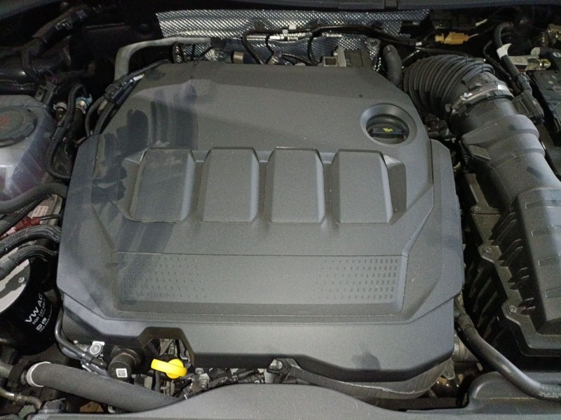 Recambio de tapa motor para skoda kodiaq i (ns6, ns7, nv7) 2.0 tdi referencia OEM IAM   