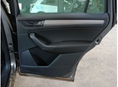 GUARNECIDO PUERTA TRASERA DERECHA 