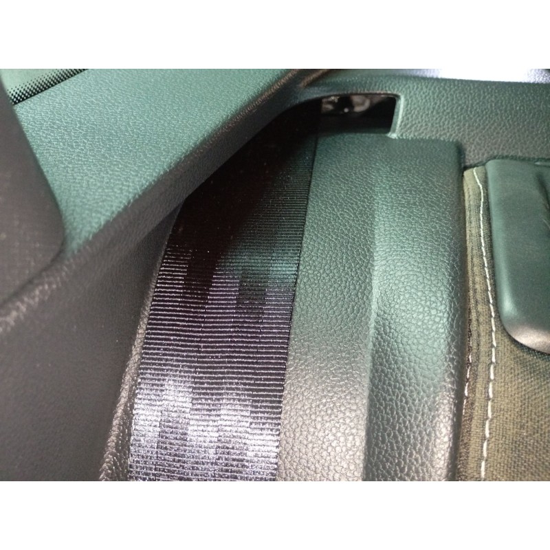 Recambio de cinturon seguridad trasero derecho para skoda karoq 2.0 tdi nu7 referencia OEM IAM   