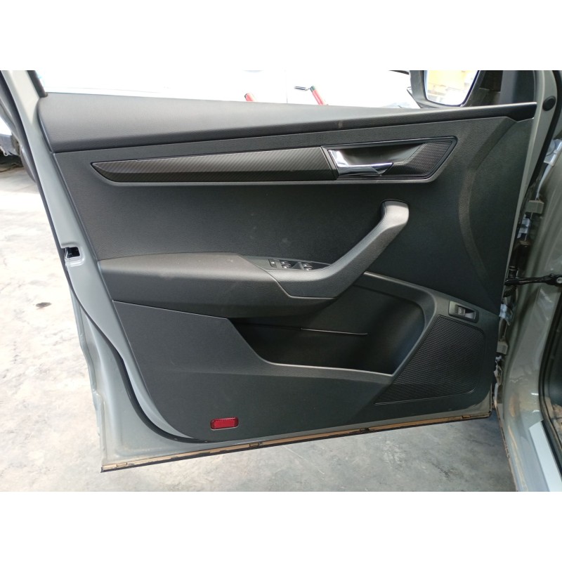 Recambio de guarnecido puerta delantera izquierda para skoda karoq 2.0 tdi nu7 referencia OEM IAM   