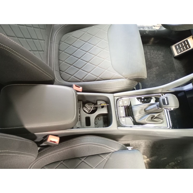 Recambio de consola central para skoda karoq 2.0 tdi nu7 referencia OEM IAM   
