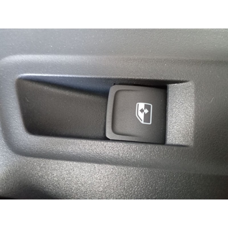 Recambio de mando elevalunas delantero derecho para skoda karoq 2.0 tdi nu7 referencia OEM IAM   