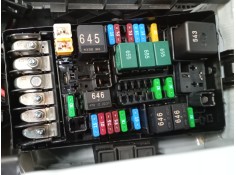 CAJA RELES / FUSIBLES 