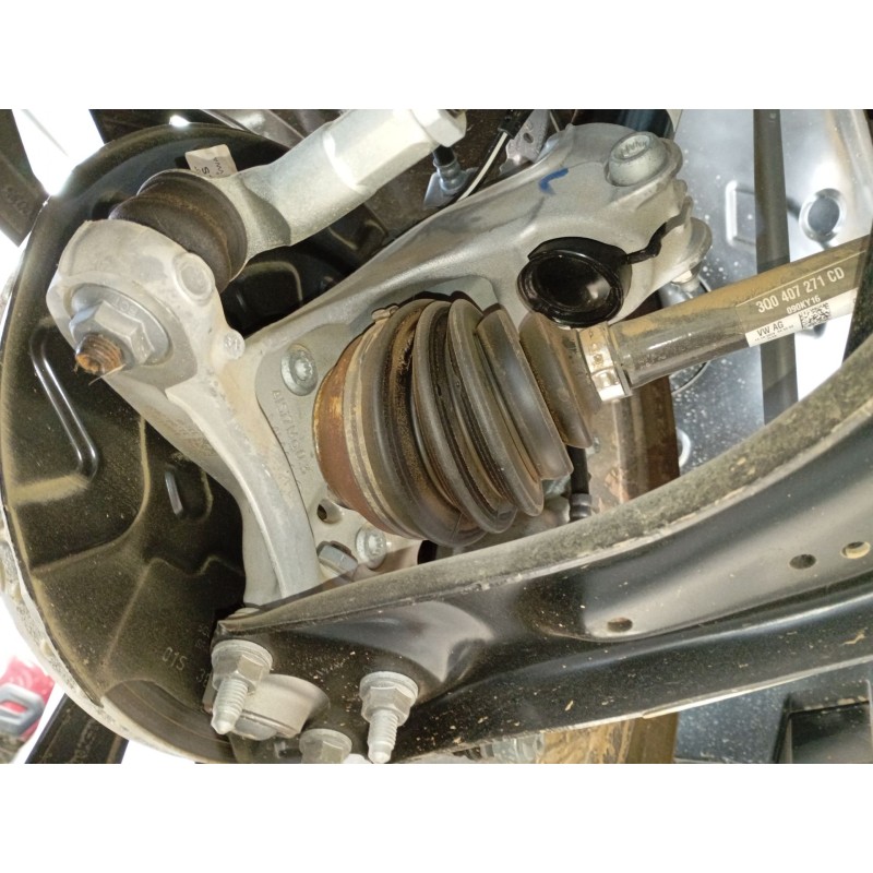 Recambio de mangueta delantera izquierda para skoda karoq 2.0 tdi nu7 referencia OEM IAM   