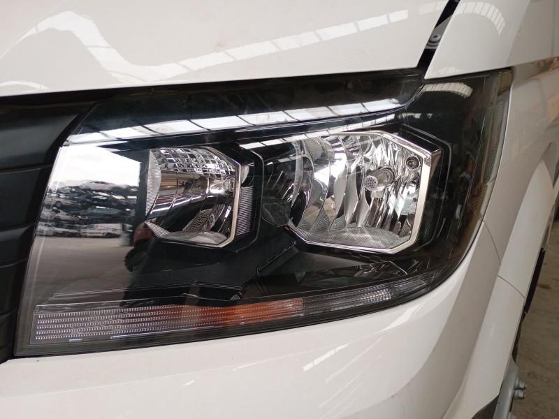Recambio de faro izquierdo para volkswagen crafter caja/chasis (sz_) 2.0 tdi rwd referencia OEM IAM   