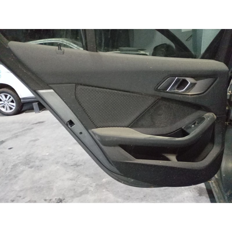 Recambio de guarnecido puerta trasera izquierda para bmw 1 (f40) 118 d referencia OEM IAM   