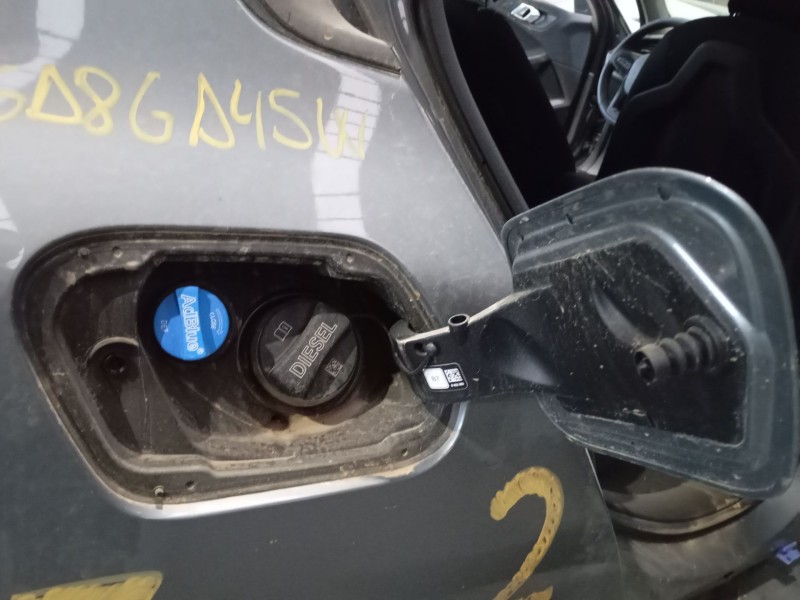 Recambio de tapa exterior combustible para bmw 1 (f40) 118 d referencia OEM IAM   