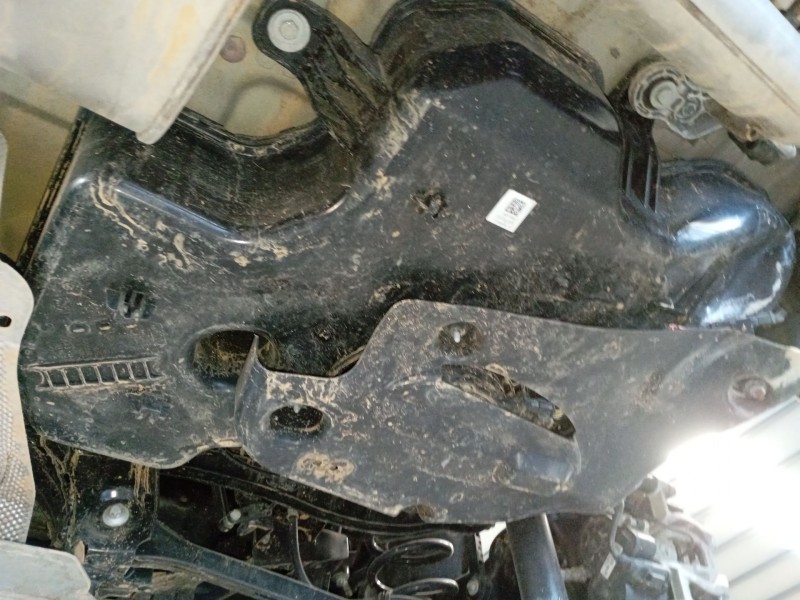 Recambio de adblue para bmw 1 (f40) 118 d referencia OEM IAM 233330311 739929016 