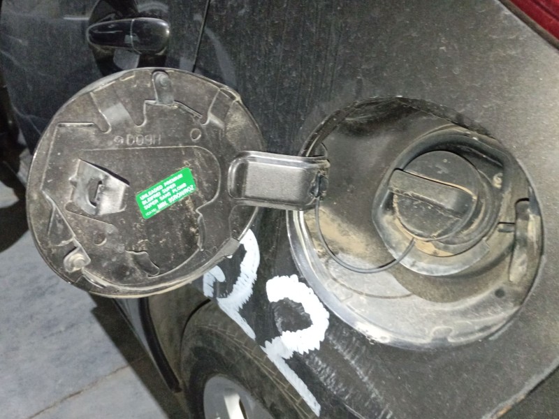 Recambio de tapa exterior combustible para mazda 2 hatchback (dl, dj) 1.5 skyactiv-g referencia OEM IAM   