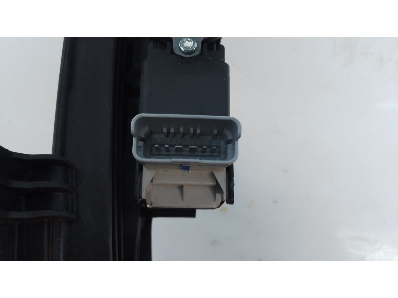 Recambio de elevalunas trasero izquierdo para peugeot 208 ii (ub_, up_, uw_, uj_) 1.2 puretech 100 referencia OEM IAM   