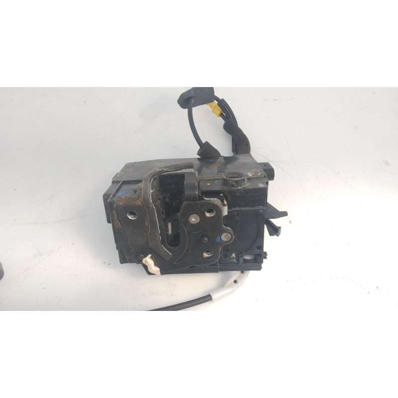 Recambio de cerradura puerta trasera izquierda para peugeot 308 active referencia OEM IAM   