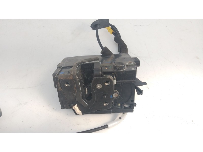 Recambio de cerradura puerta trasera izquierda para peugeot 308 active referencia OEM IAM   
