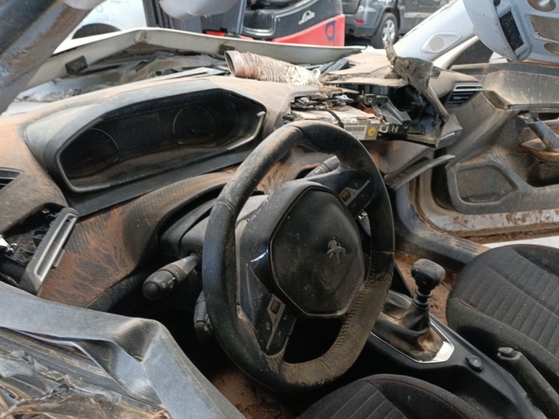 peugeot 2008 ii (ud_, us_, uy_, uj_, ur_, uc_) del año 2020