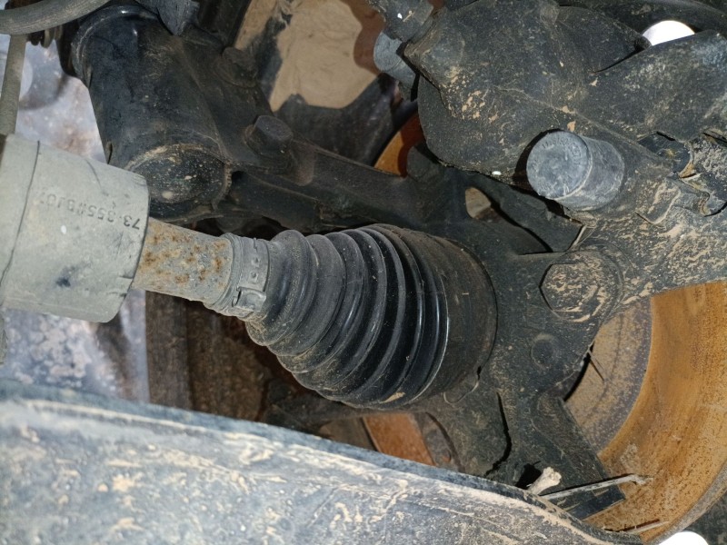 Recambio de mangueta delantera izquierda para renault clio iv (bh_) 1.5 dci 75 referencia OEM IAM   