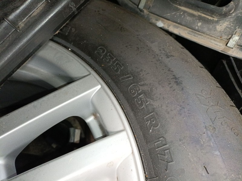 Recambio de neumatico repuesto para bmw x5 (e53) 3.0 d referencia OEM IAM 235/65/17  