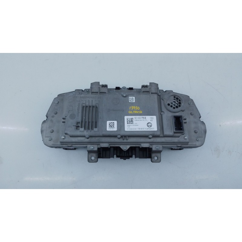 Recambio de cuadro instrumentos para skoda octavia nx3 referencia OEM IAM 5E3920770E  