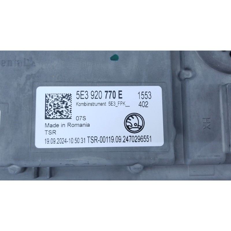 Recambio de cuadro instrumentos para skoda octavia iv nx3 vrs 2.0 tsi referencia OEM IAM 5E3920770E  