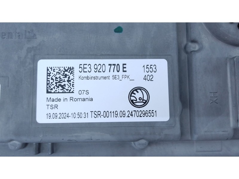 Recambio de cuadro instrumentos para skoda octavia iv nx3 vrs 2.0 tsi referencia OEM IAM 5E3920770E  