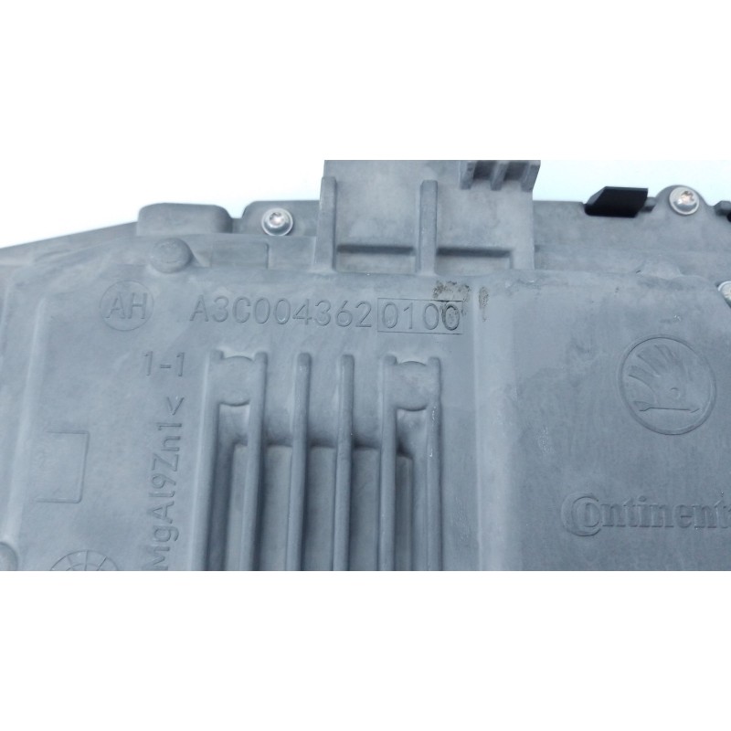 Recambio de cuadro instrumentos para skoda octavia iv nx3 vrs 2.0 tsi referencia OEM IAM 5E3920770E  