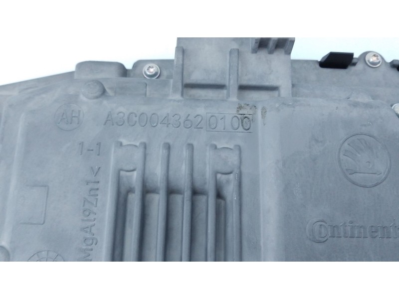 Recambio de cuadro instrumentos para skoda octavia iv nx3 vrs 2.0 tsi referencia OEM IAM 5E3920770E  