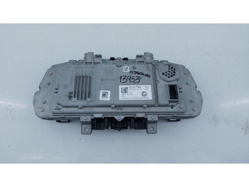 Recambio de cuadro instrumentos para skoda octavia iv combi nx5 1.5 tsi referencia OEM IAM 5E3920770E  