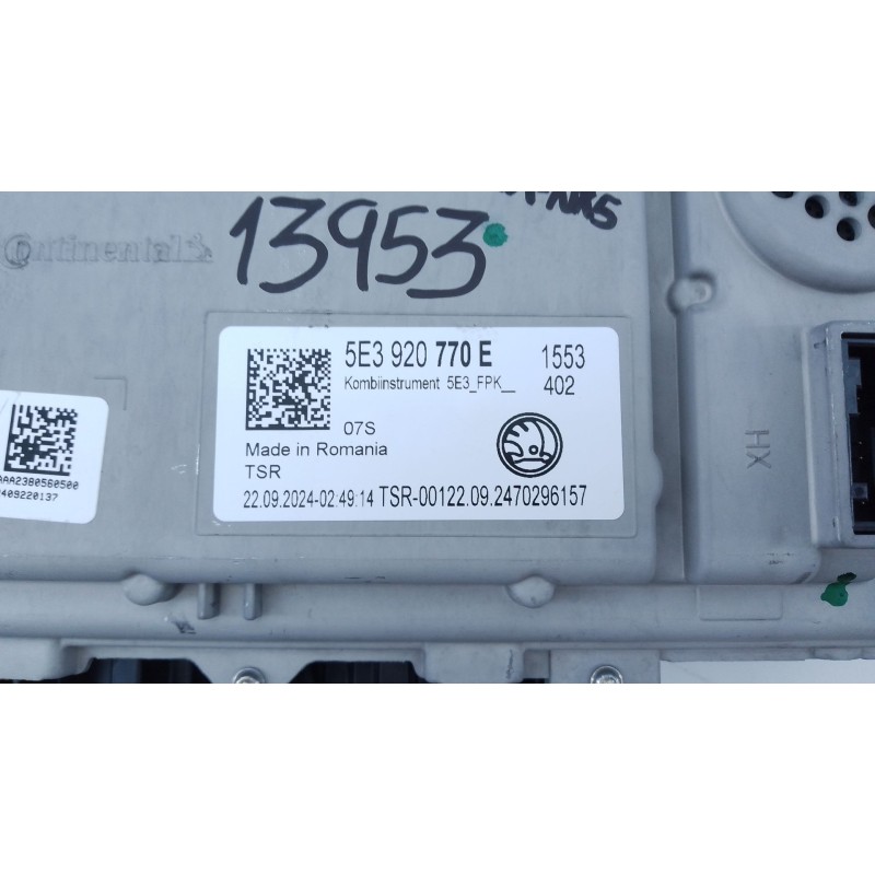 Recambio de cuadro instrumentos para skoda octavia iv combi nx5 1.5 tsi referencia OEM IAM 5E3920770E  