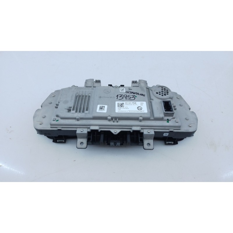 Recambio de cuadro instrumentos para skoda octavia iv combi nx5 1.5 tsi referencia OEM IAM 5E3920770E  