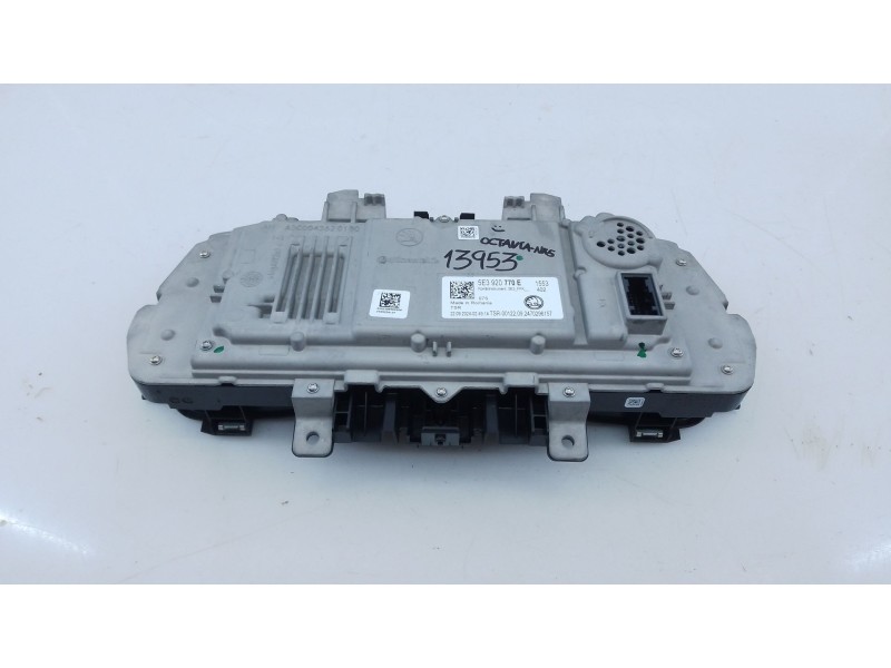 Recambio de cuadro instrumentos para skoda octavia iv combi nx5 1.5 tsi referencia OEM IAM 5E3920770E  