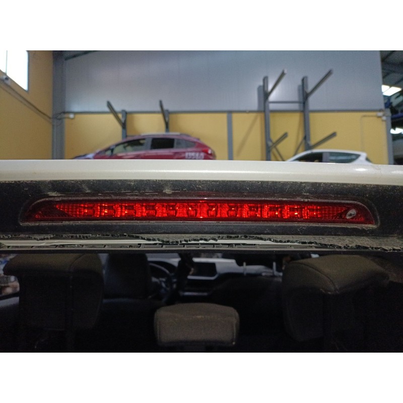 Recambio de luz central de freno para peugeot 2008 ii (ud_, us_, uy_, uj_, ur_, uc_) 1.2 puretech 130 referencia OEM IAM   