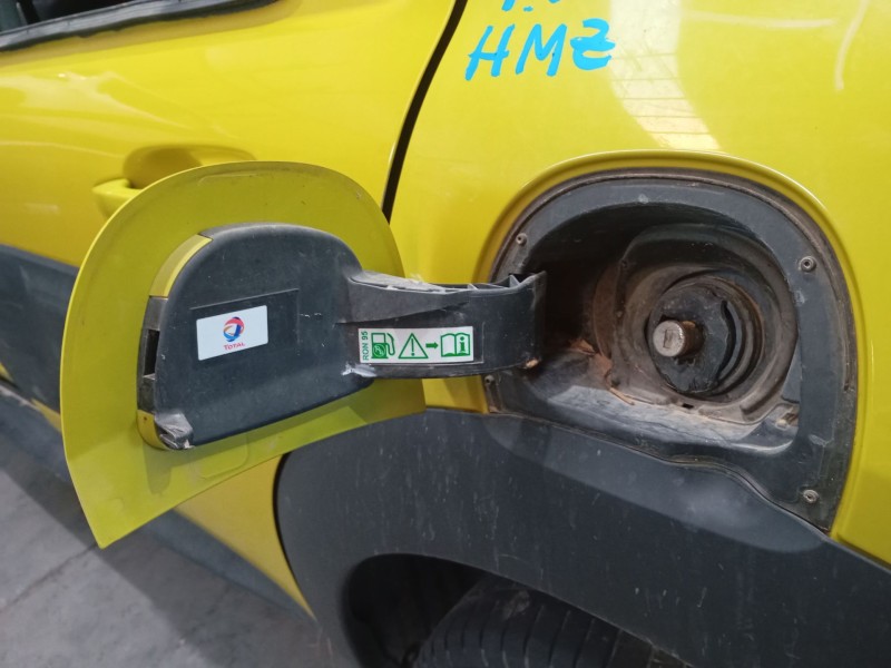 Recambio de tapa exterior combustible para citroën c4 cactus 1.2 vti 82 referencia OEM IAM   