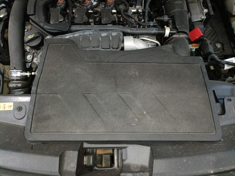 Recambio de tapa motor para peugeot 2008 ii (ud_, us_, uy_, uj_, ur_, uc_) 1.2 puretech 130 referencia OEM IAM   