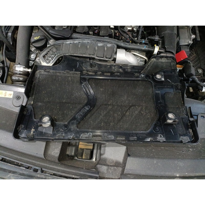 Recambio de tapa motor para peugeot 2008 ii (ud_, us_, uy_, uj_, ur_, uc_) 1.2 puretech 130 referencia OEM IAM   